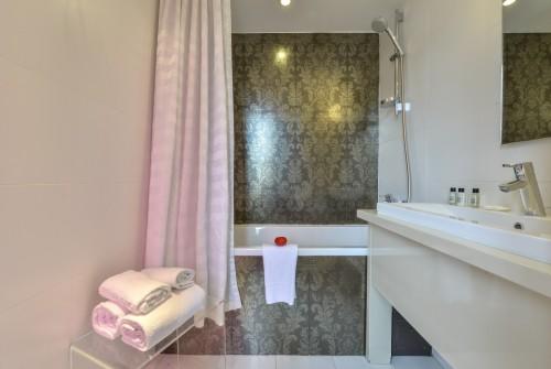 巴黎夸缇雅贝西广场酒店 - 浴室